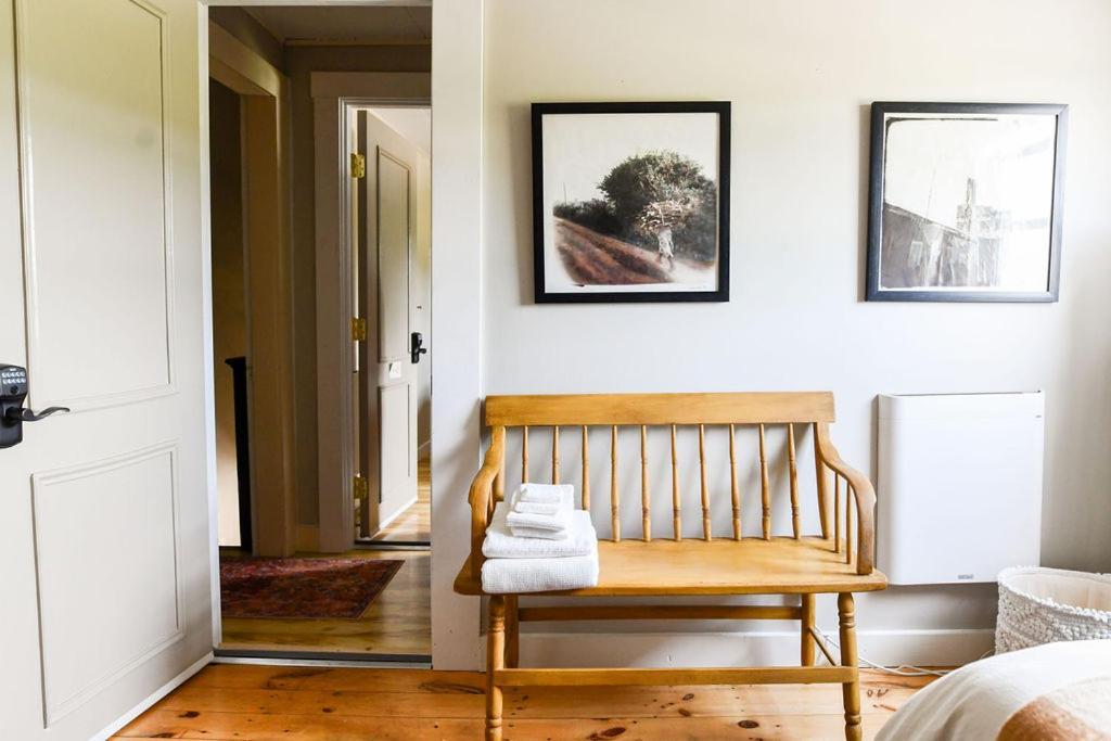 Craftsbury Farmhouse エクステリア 写真